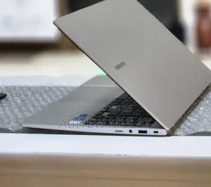 New Laptop Samsung Galaxy Book 2 8GB Intel Core I5 SSD 256GB