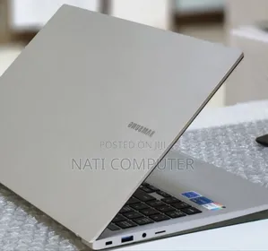 Photo - New Laptop Samsung 8GB Intel Core I5 SSD 256GB