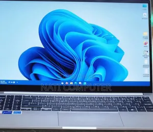 New Laptop Samsung 8GB Intel Core I5 SSD 256GB