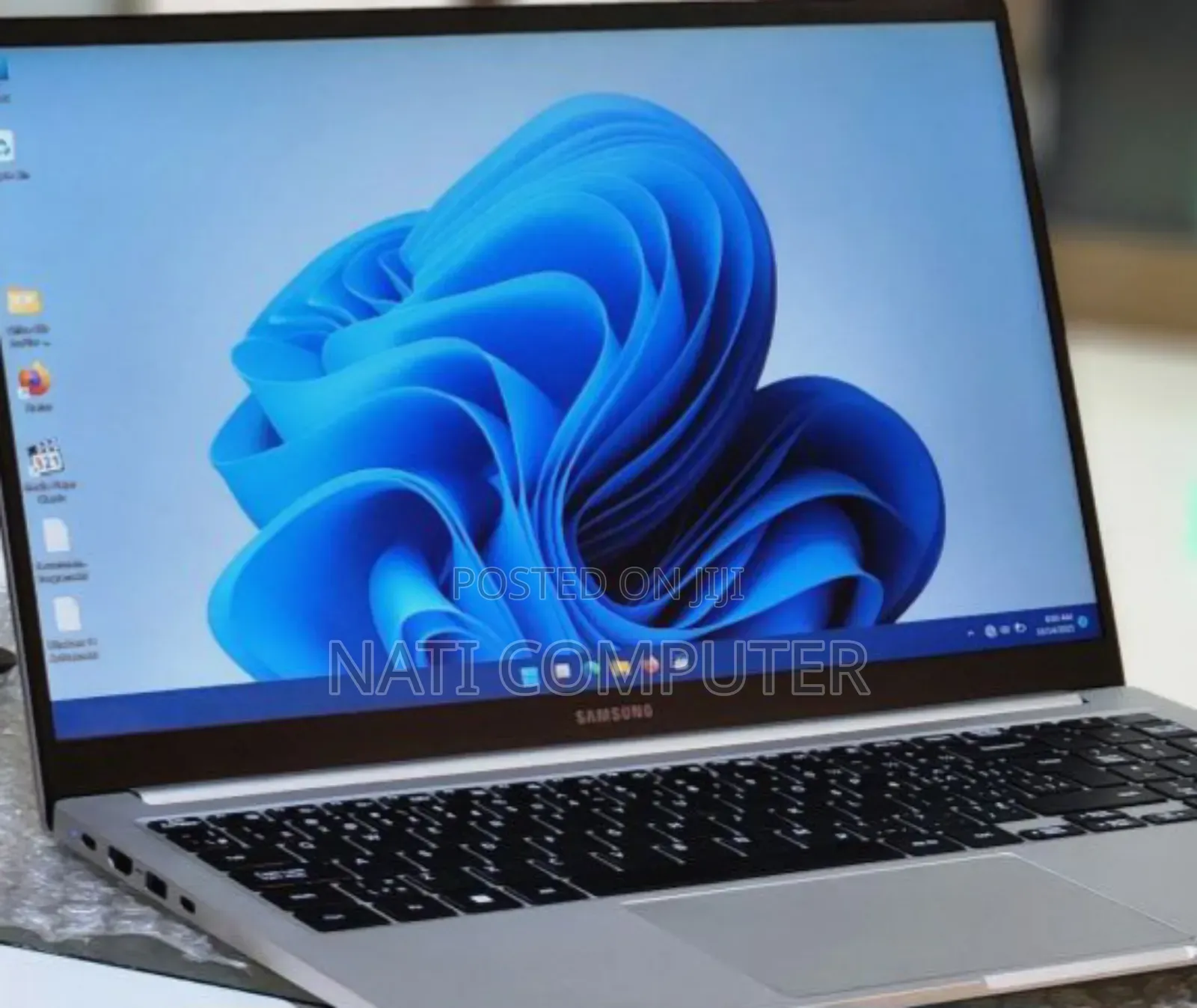 New Laptop Samsung 8GB Intel Core I5 SSD 256GB