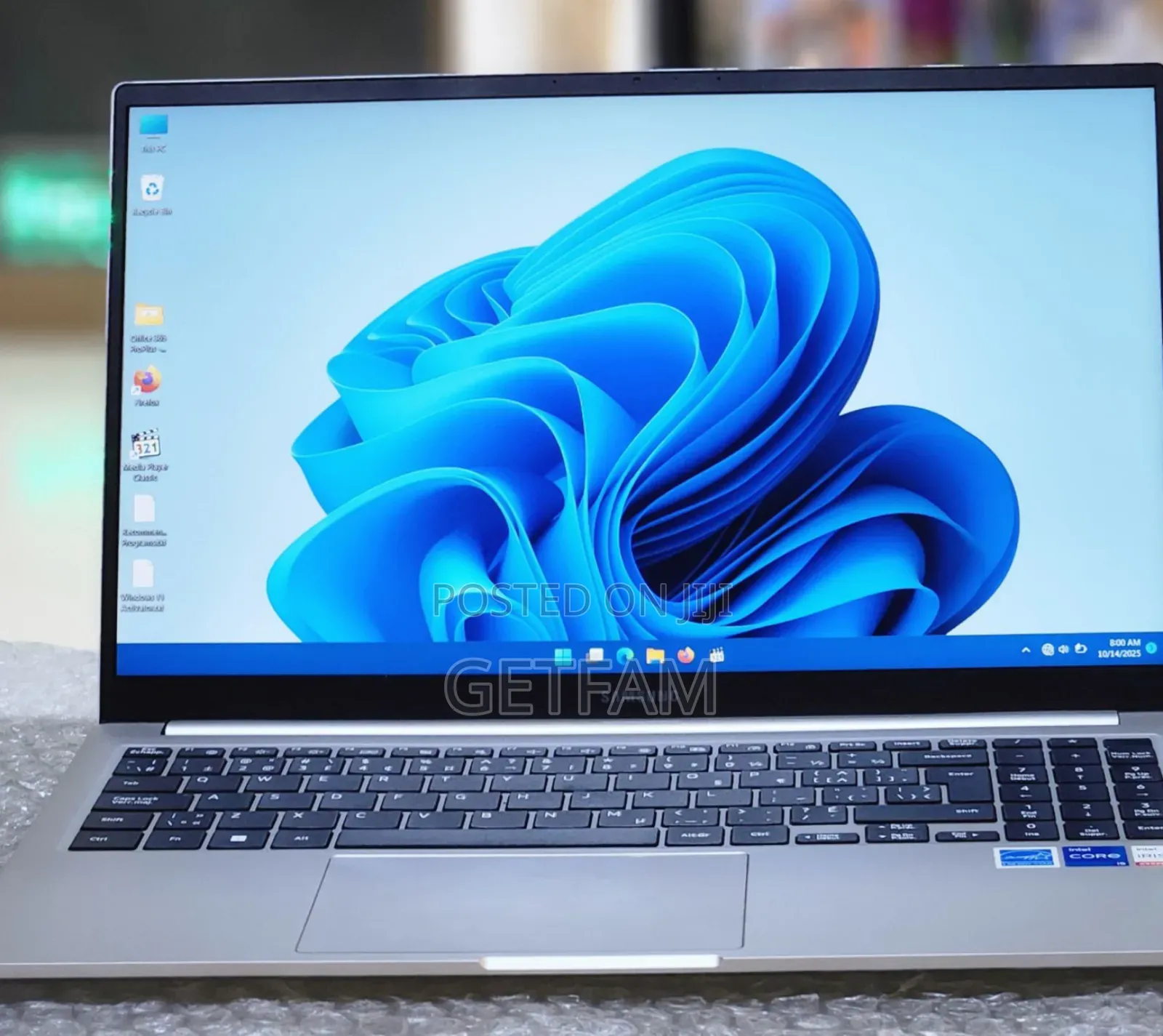 New Laptop Samsung Galaxy Book 2 8GB Intel Core i5 SSD 256GB