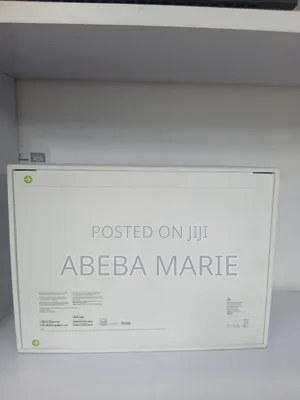 Photo - New Laptop Apple MacBook Air 2025 M4 15-inch 16GB Apple M4 SSD 512GB