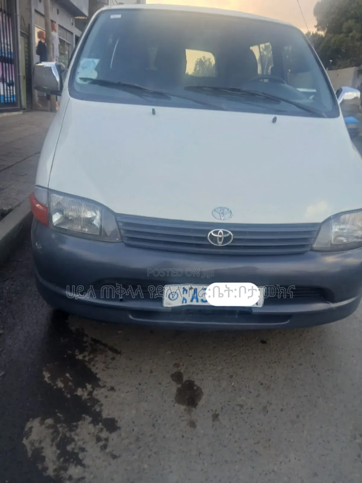 Toyota HiAce 2001 White