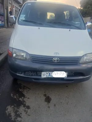 Toyota HiAce 2001 White