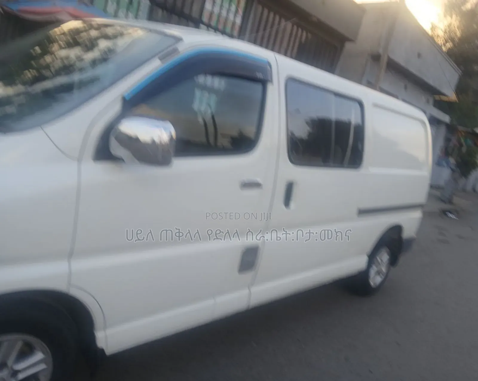 Toyota HiAce 2001 White