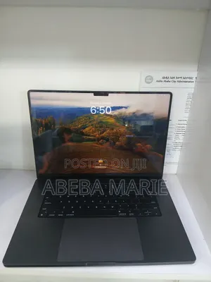 New Laptop Apple MacBook Pro 18GB Apple M3 Pro SSD 512GB