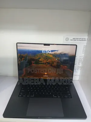 New Laptop Apple MacBook Pro 18GB Apple M3 Pro SSD 512GB