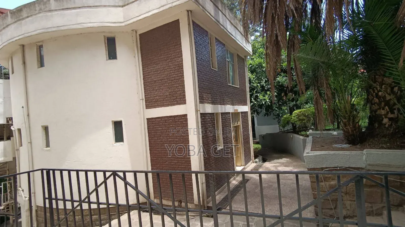 አስቸካይ የሚሸጥ ቱሪስት ሆቴል