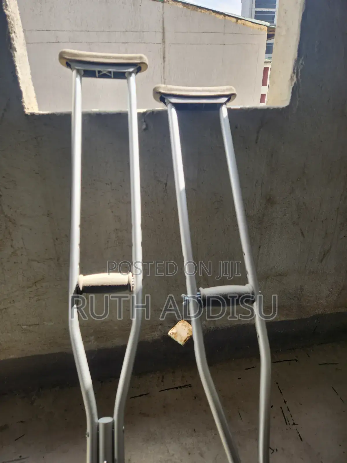 Axillary Crutches軍隊medical Bilateral Crutches Brand New Axillary Crutc