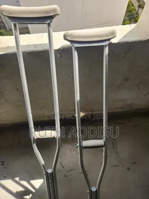 Photo - Axillary Bilateral Crutches較高brand New Stainless Axillary Crutches New