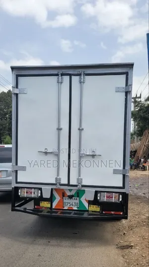 Isuzu Container 2023