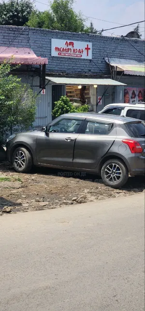 Suzuki Swift 2022 Gray