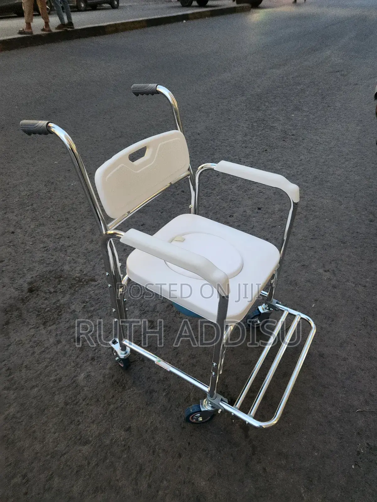 Toilet Wheelchair盎司commode Wheelchair簐我wheelchair軍人wheelchair