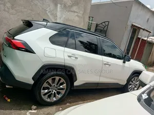 Toyota RAV4 2020 White
