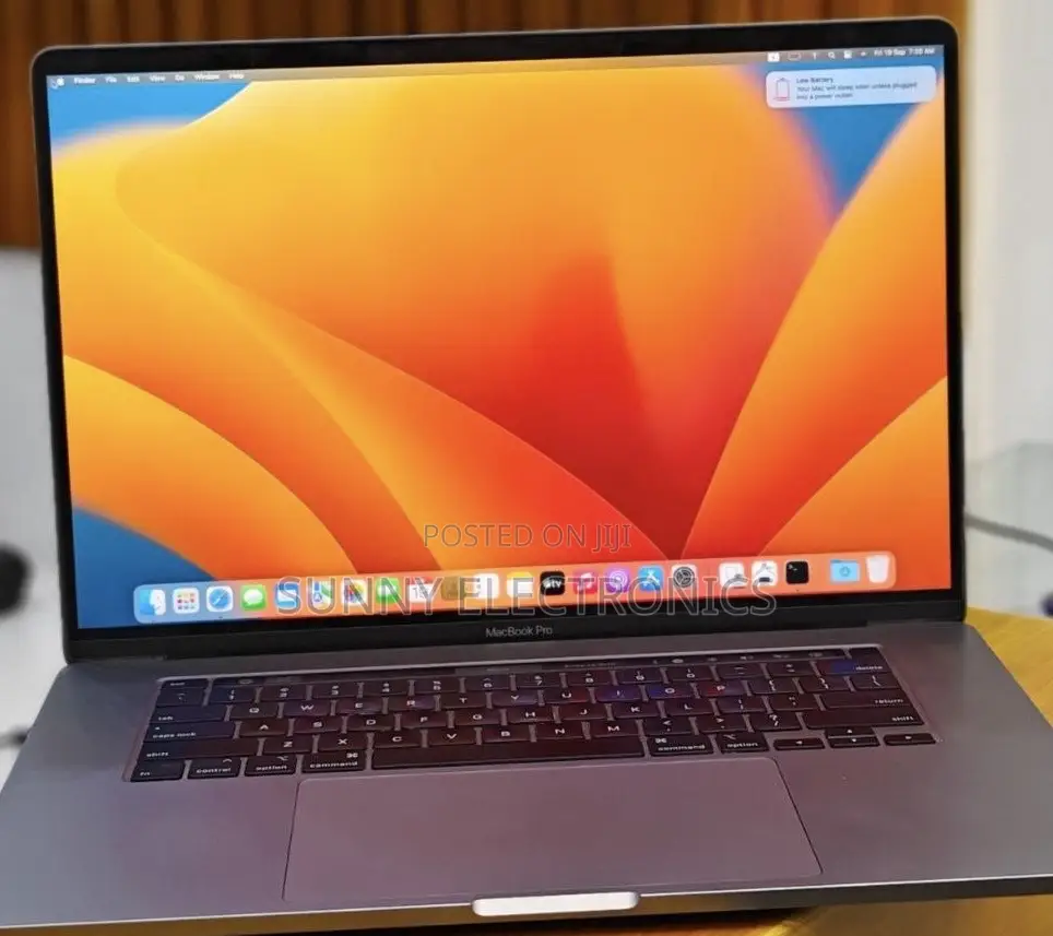 New Laptop Apple MacBook Pro 2019 16GB Intel Core I7 SSD 512GB