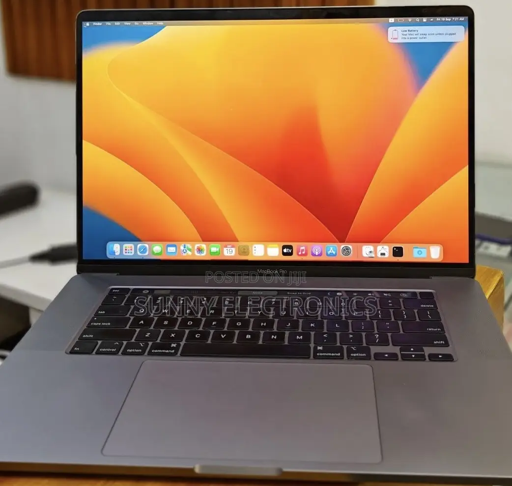 New Laptop Apple MacBook Pro 2019 16GB Intel Core I7 SSD 512GB