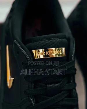 Air Jordan 1low Method of Make Black Metalic Gold Low Shoes for Men's