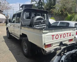 Toyota Land Cruiser 2019 White