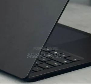 New Laptop Microsoft Surface 8GB Intel Core I7 SSD 256GB
