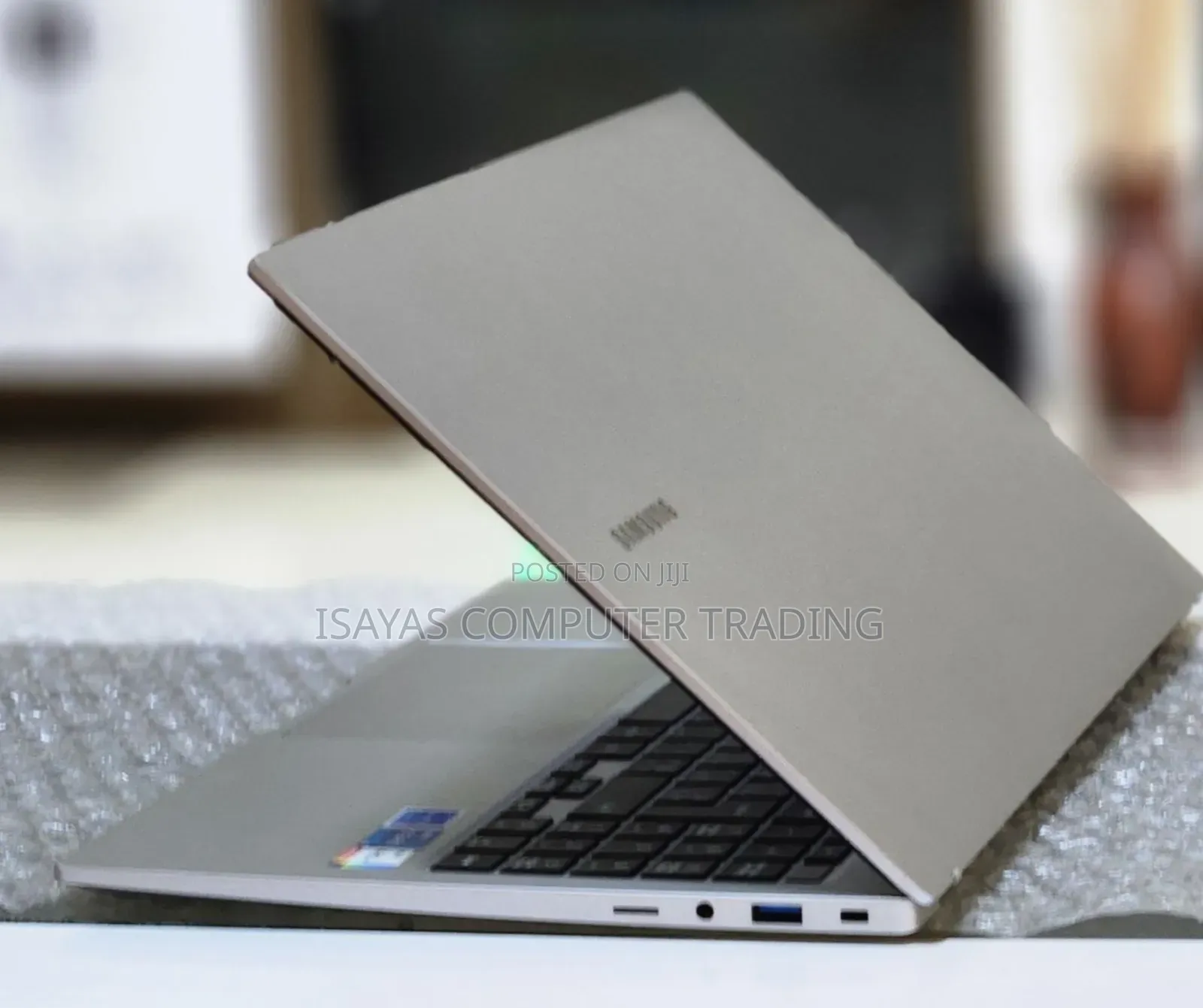 New Laptop Samsung Galaxy Book 2 8GB Intel Core i5 SSD 256GB