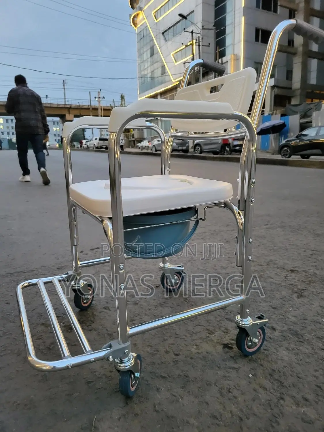 4-in-1 Toilet Rolling Transport Chair鶯臉high-Quality Products for You