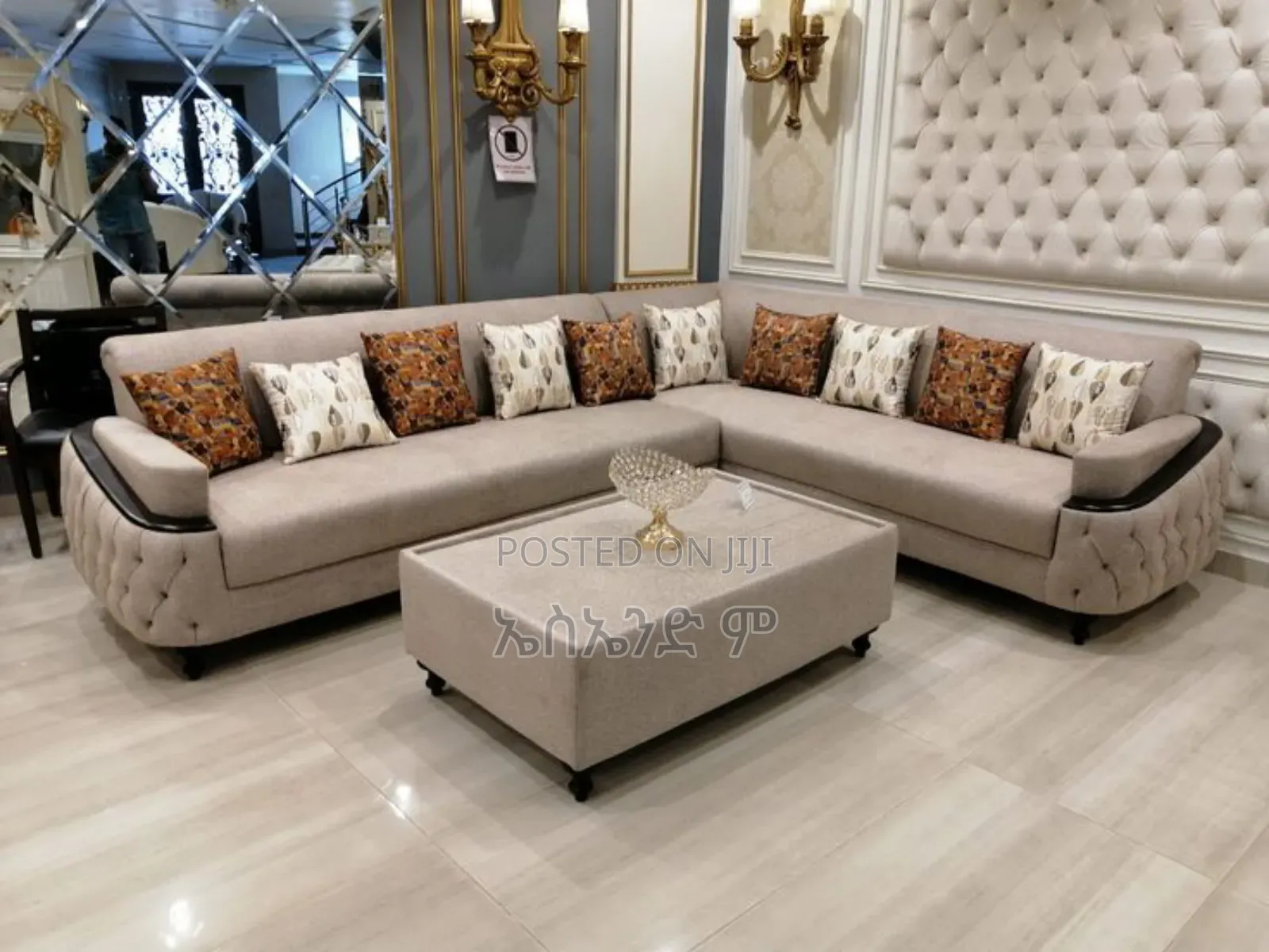 Made for Me Sofa Design With Table