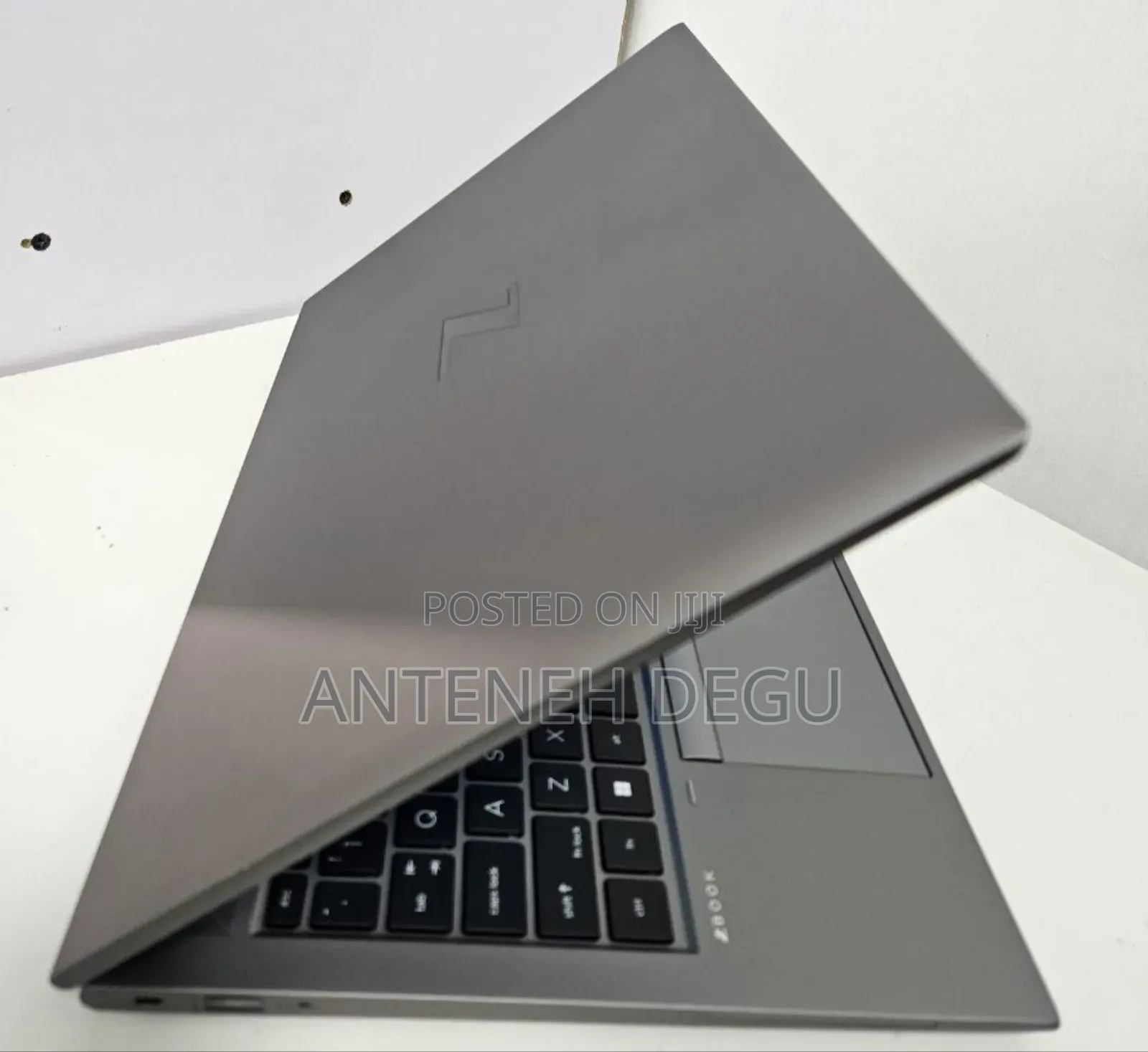 New Laptop HP ZBook Firefly 15 G7 16GB Intel Core I7 SSD 1T