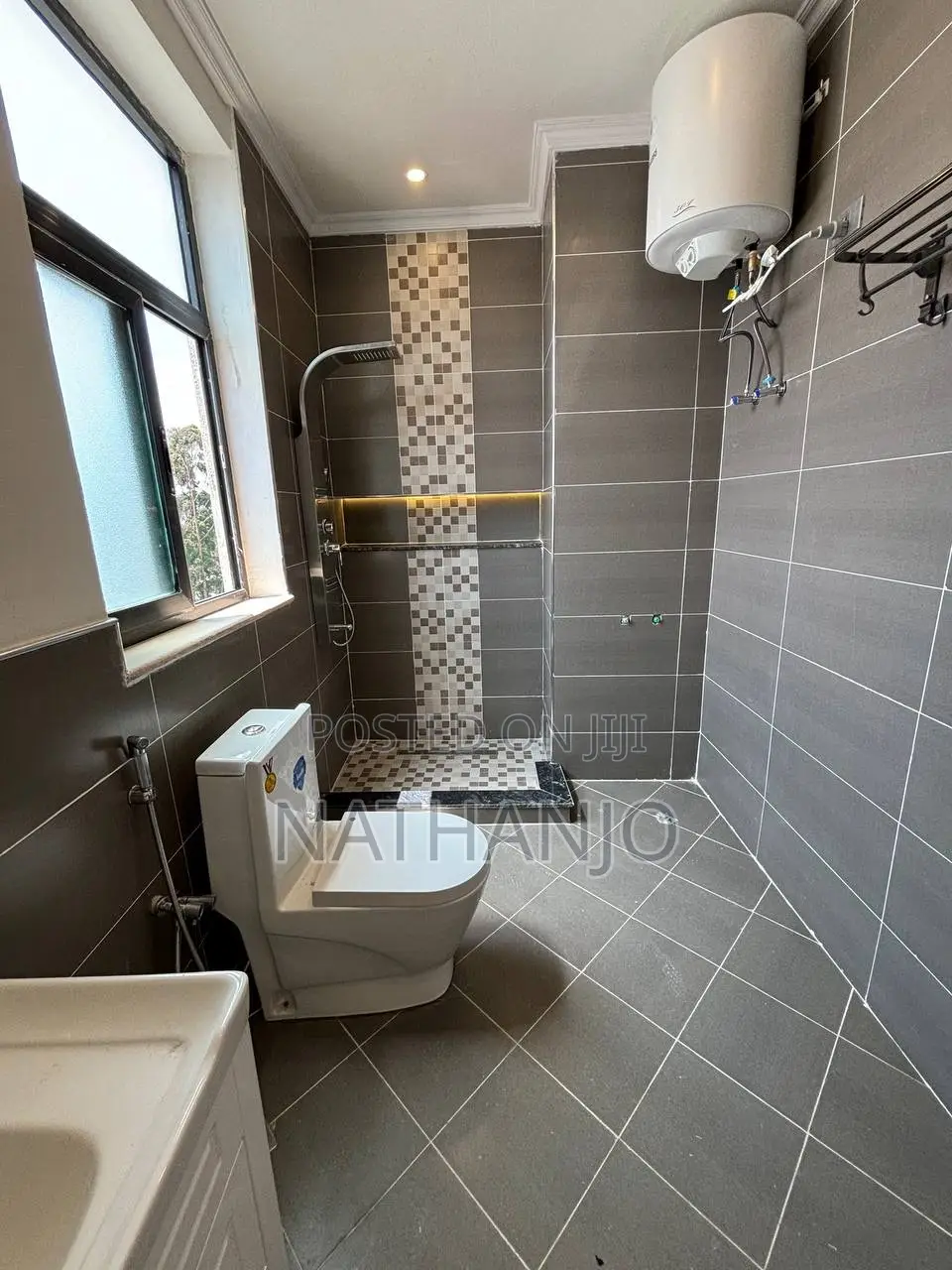 3bdrm Apartment in Yeka for rent