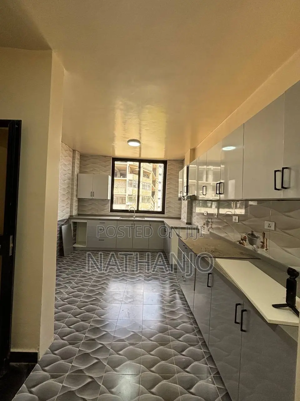 4bdrm Apartment in Yeka for rent