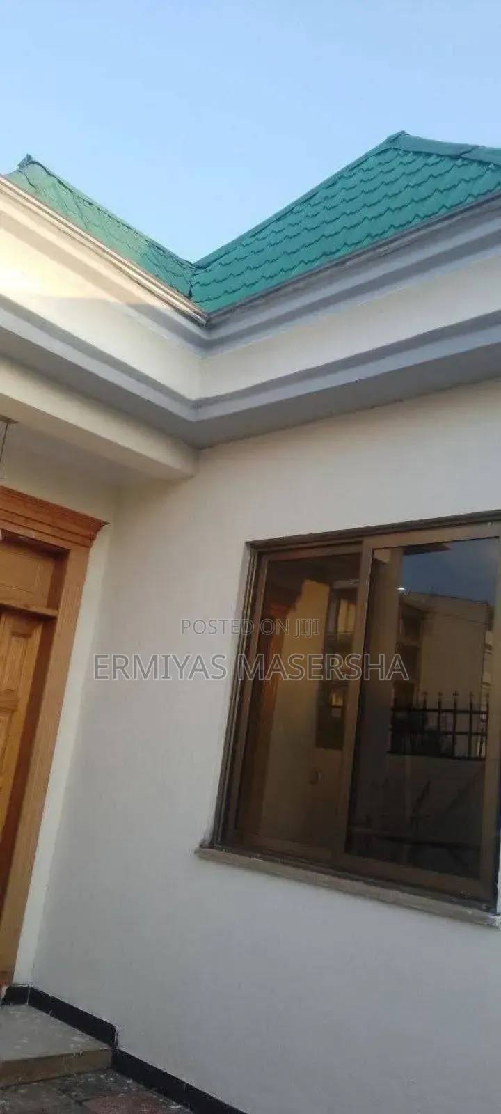 Furnished 5bdrm Villa in Yeka for sale