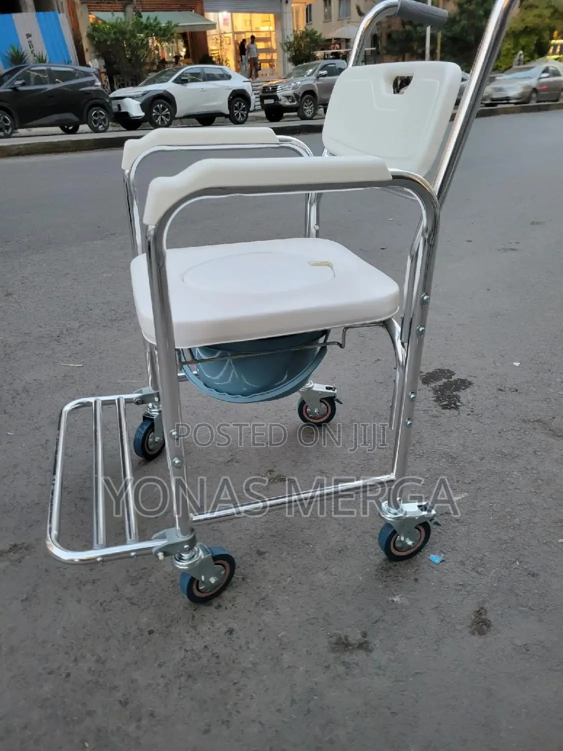 Lockable Wheelsؤ甞commode Chair鱺⨳Cleanliness With Minimal Effort —Ideal