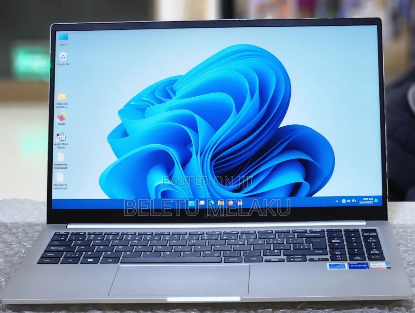 New Laptop Samsung 8GB Intel Core i5 SSD 256GB