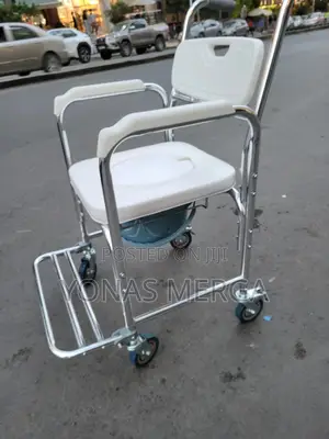 Photo - Commode Toilet Chair升鄭disabled People Toilet Chair獮凸made of Waterproof
