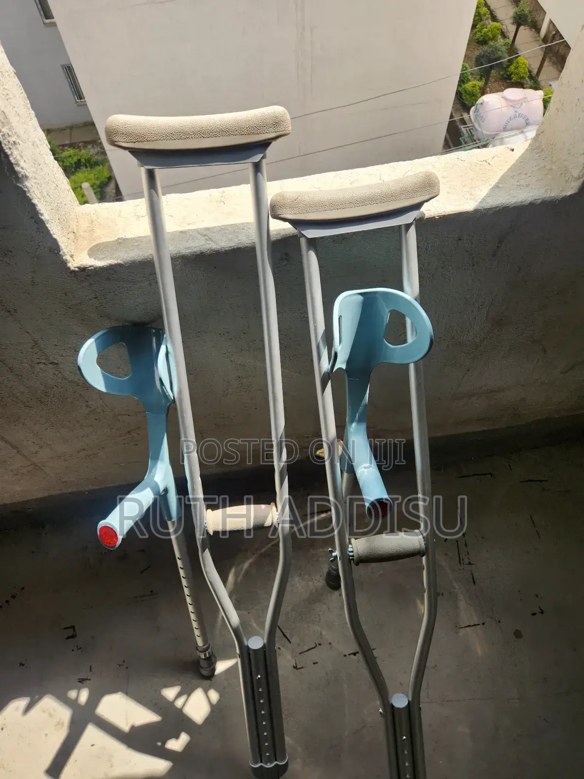 Elbow and Axillary Bilateral Crutches奢求axillary Crutches建築crutches