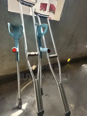 Photo - Elbow Crutches Almunium老師almunium Bilateral Crutches New Pair
