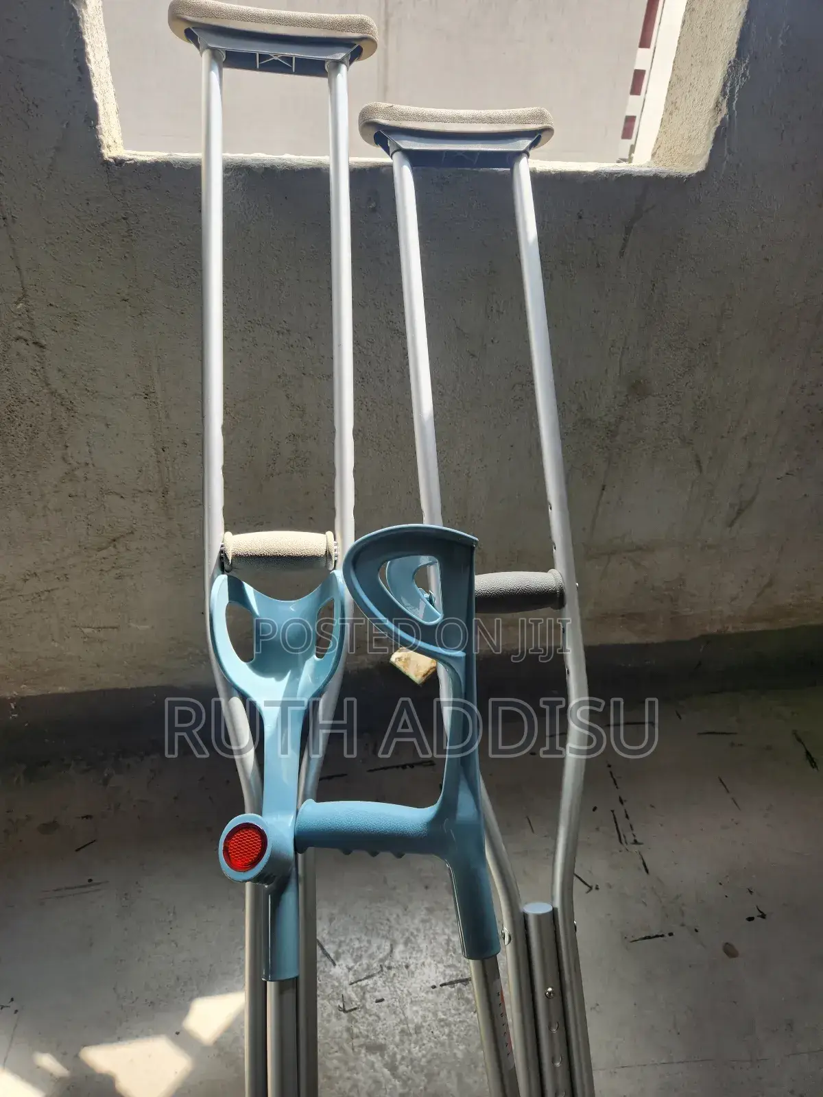 Crutches Axillary Bilateral Crutches較高bilateral Axillary Crutches New