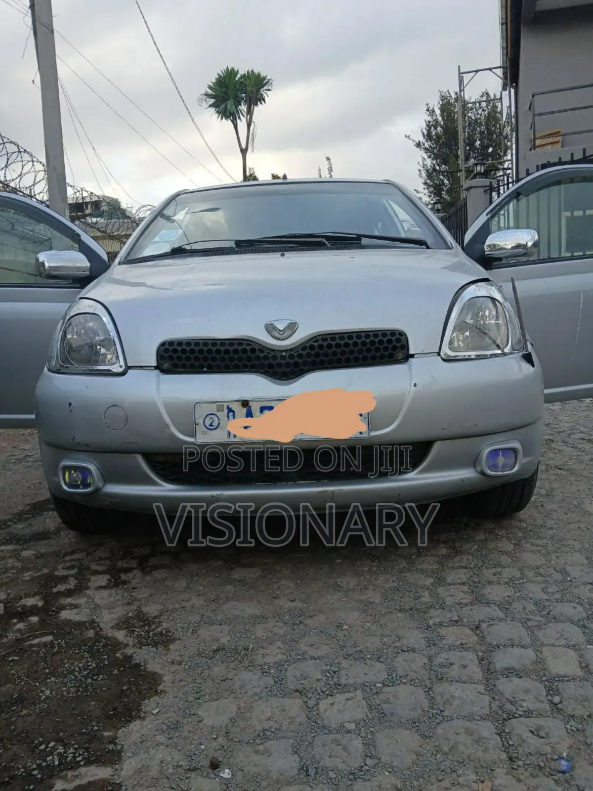 Toyota Vitz 2001 Silver