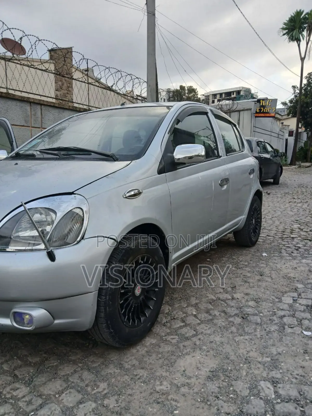Toyota Vitz 2001 Silver