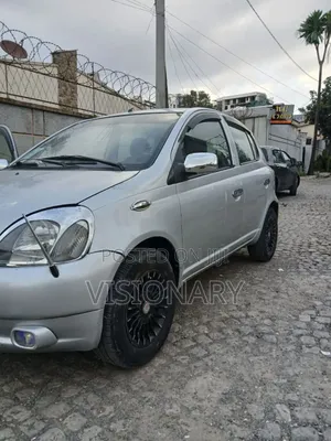 Toyota Vitz 2001 Silver