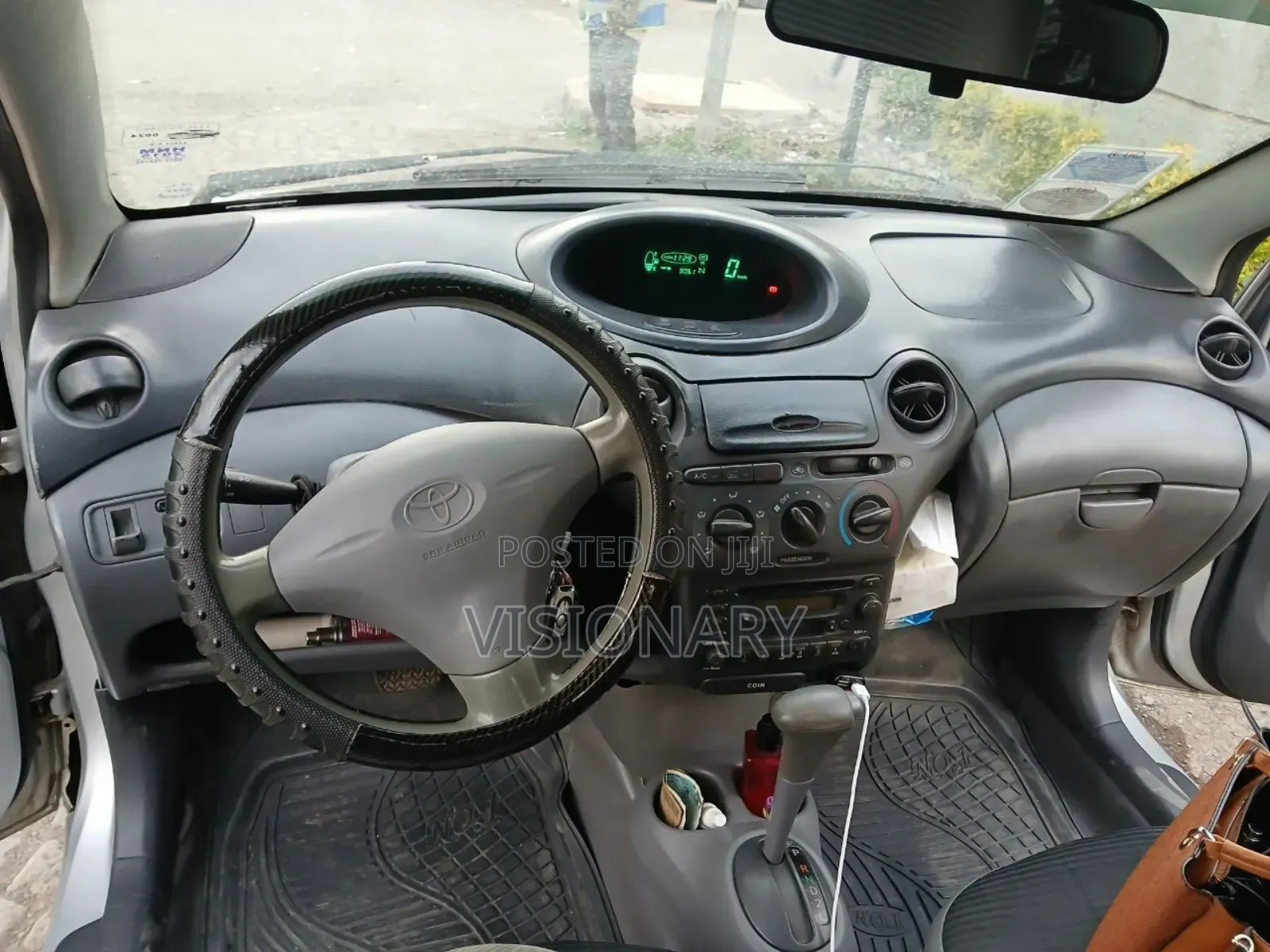 Toyota Vitz 2001 Silver