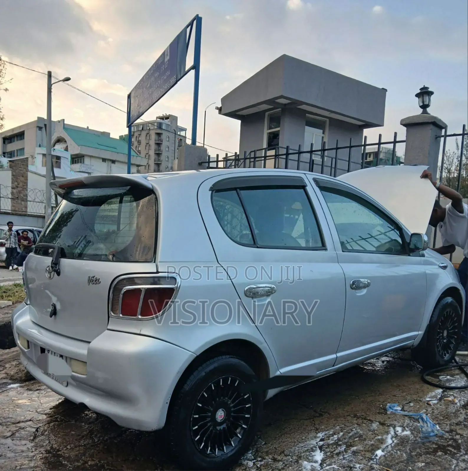 Toyota Vitz 2001 Silver