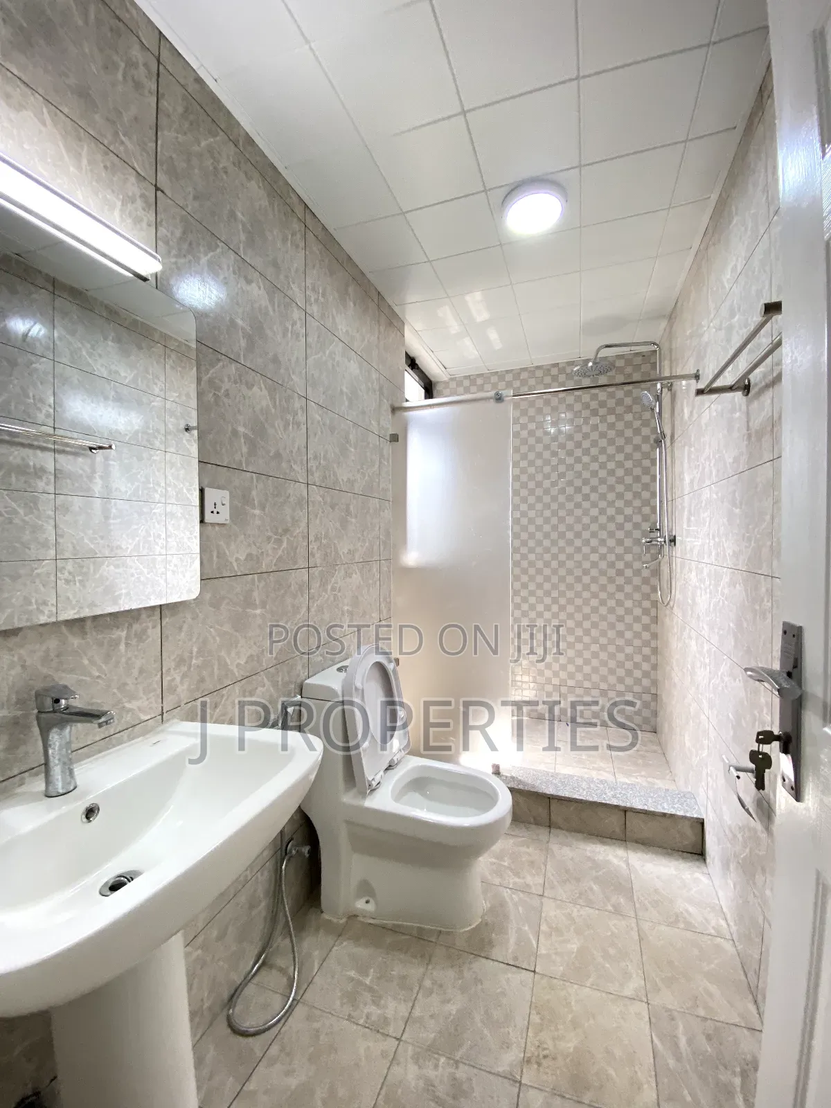 2bdrm Duplex in Kirkos for rent