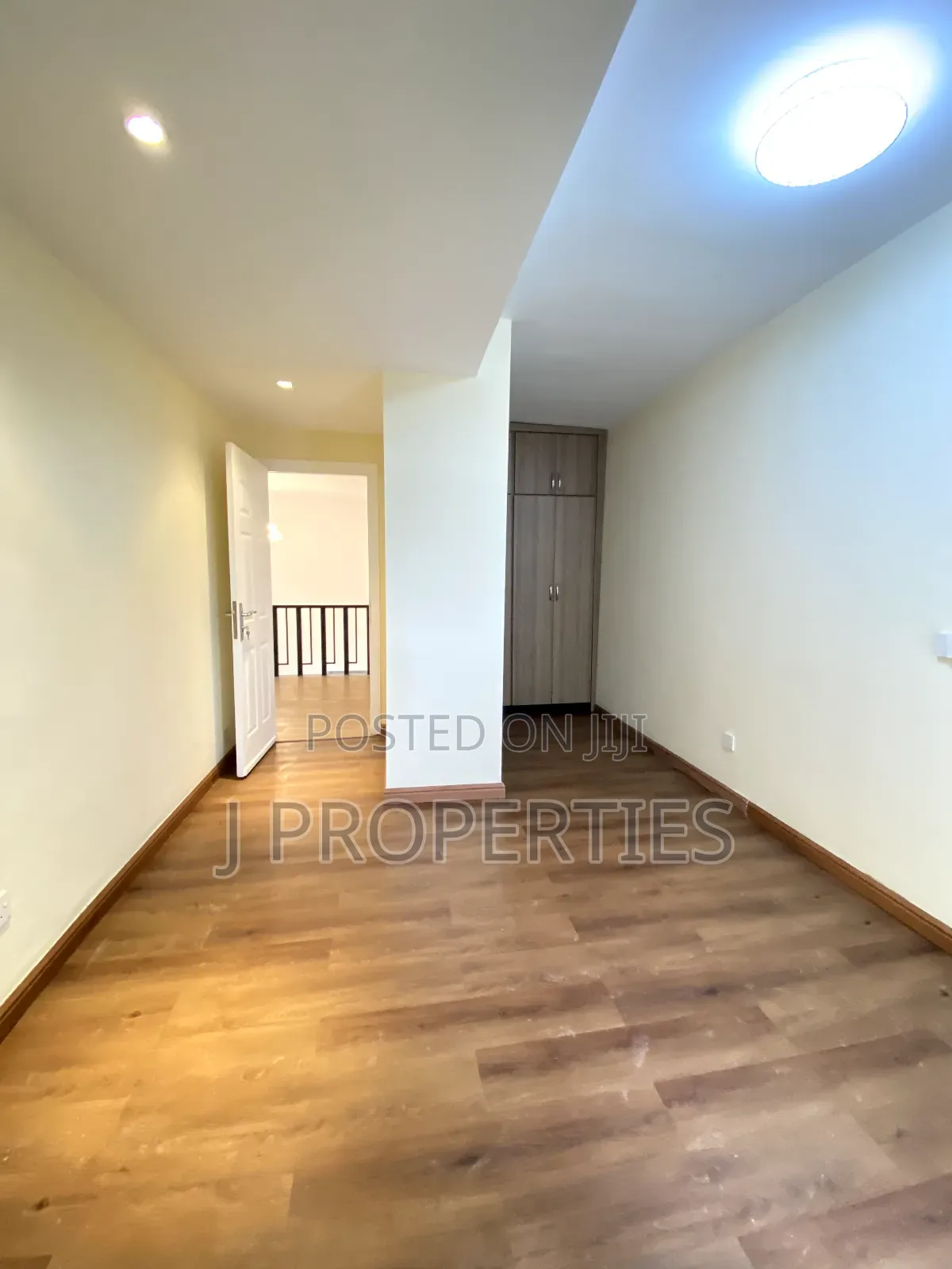 2bdrm Duplex in Kirkos for rent