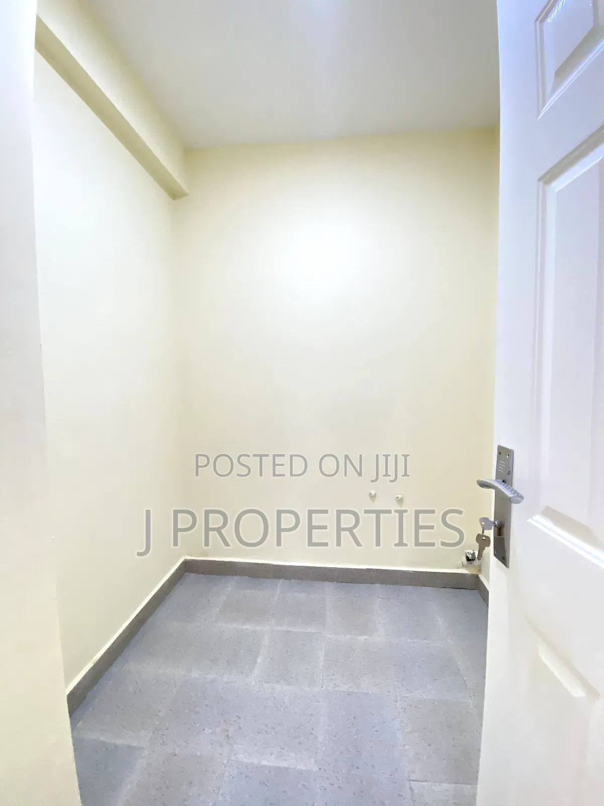 2bdrm Duplex in Kirkos for rent