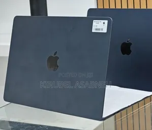 New Laptop Apple MacBook Air 2025 M4 13-Inch 16GB Apple M4 SSD 256GB