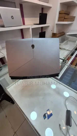 New Laptop Alienware Area-51m 16GB Intel Core I7 SSD 512GB