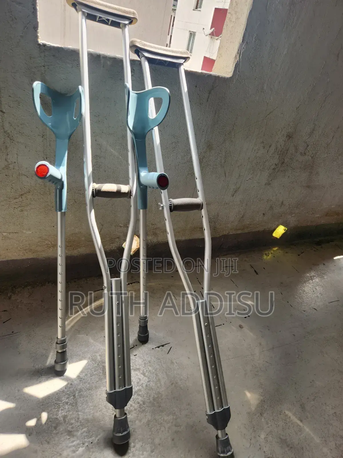 Axillary Bilateral Crutches癲馬brand New Elbow Crutches凳我axillary New