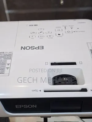 Epson Projector Model: Eb-X51 Has: Bag Remote Model Name: Eb-X51