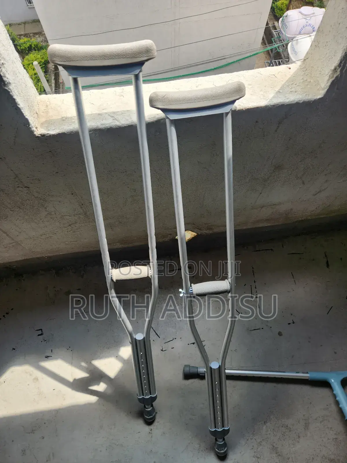 Axillary Bilateral Crutches煞車brand New Rubber Axillary Crutches New