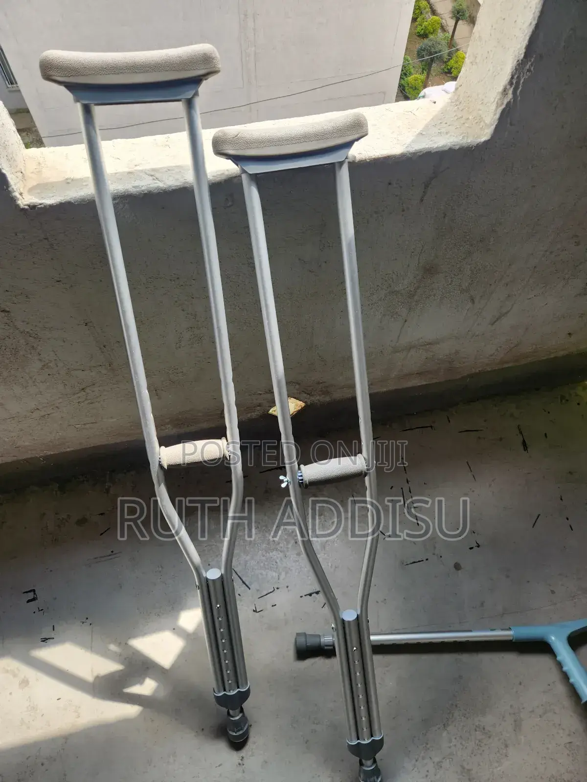 Axillary Bilateral Crutches奔跑medical Crutches Bilateral Axillary New
